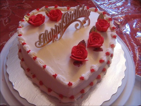 gambar kue ulang tahun love