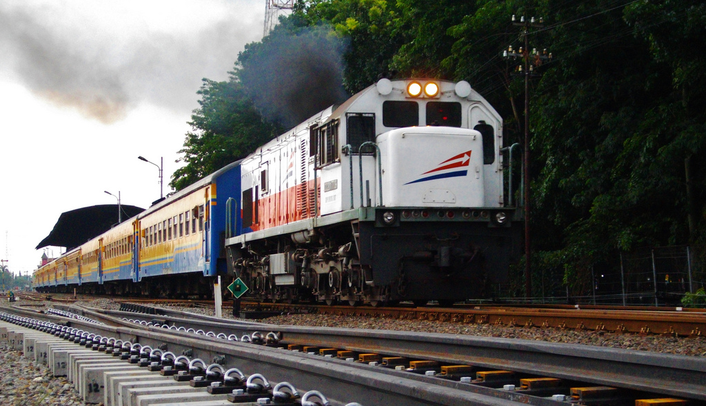 gambar sketsa kereta api