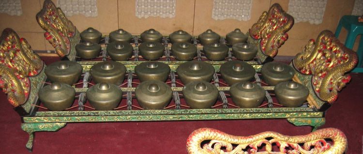 gambar alat musik tradisional bonang