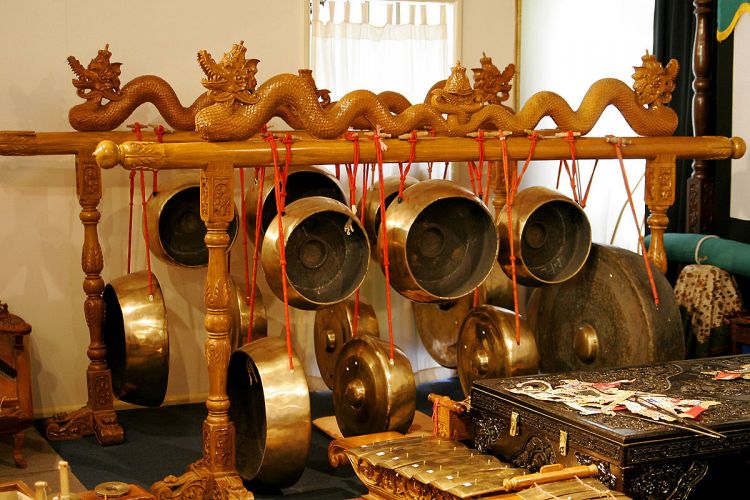 gambar alat musik tradisional gong