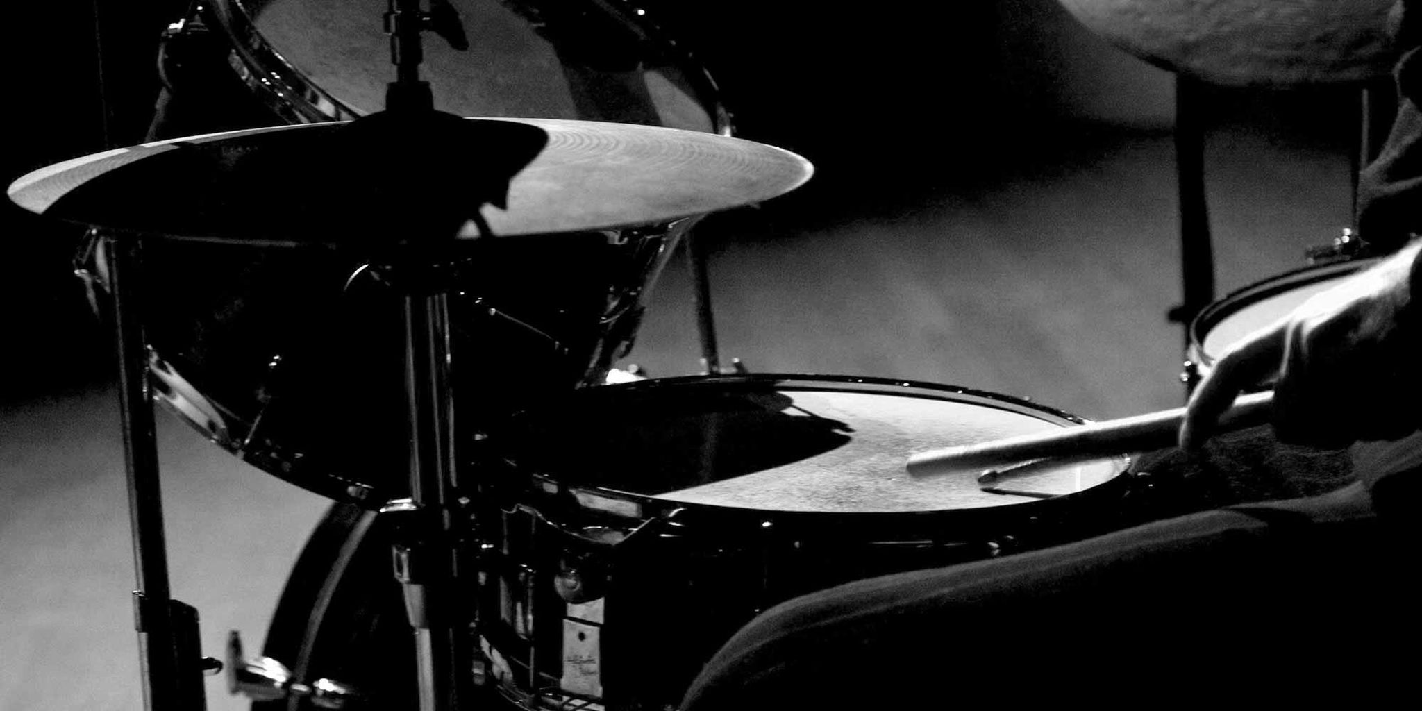 gambar drum hitam putih