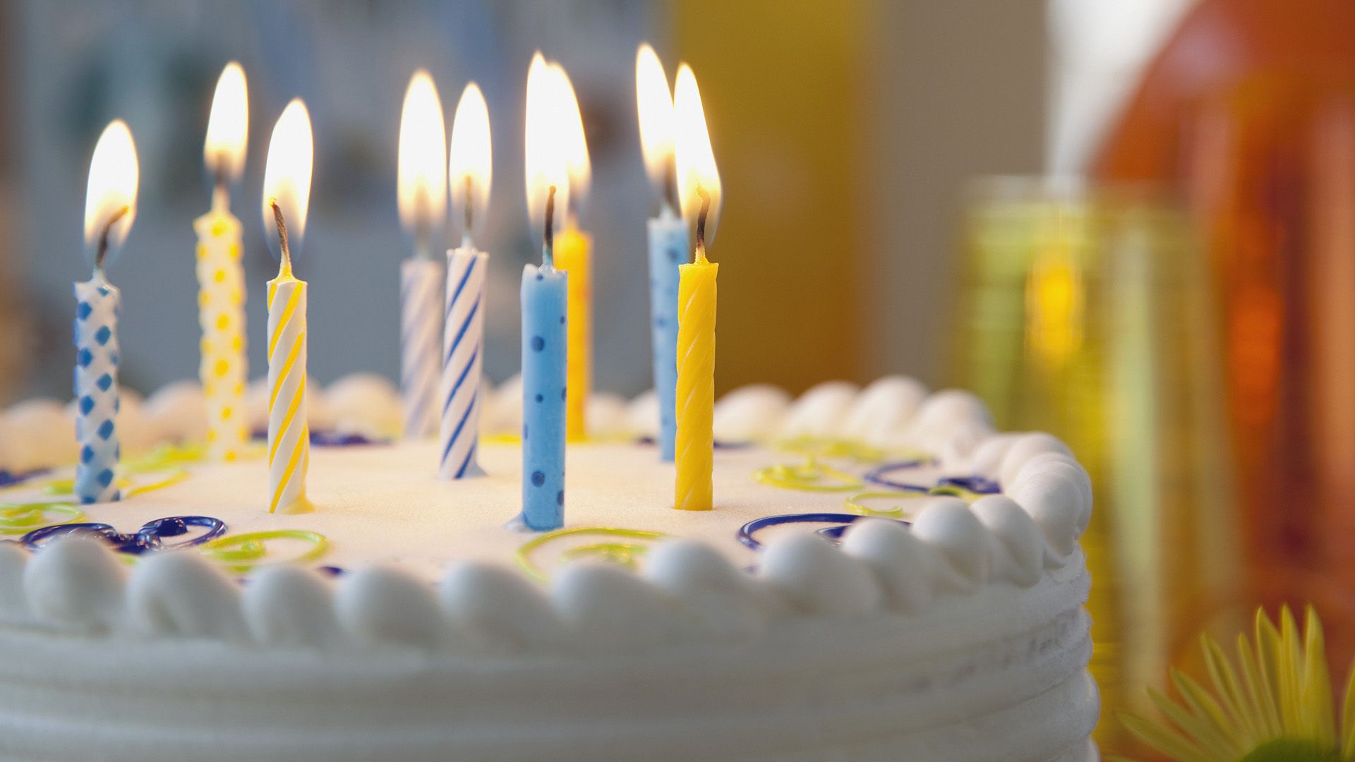 gambar kue ulang tahun dan lilin