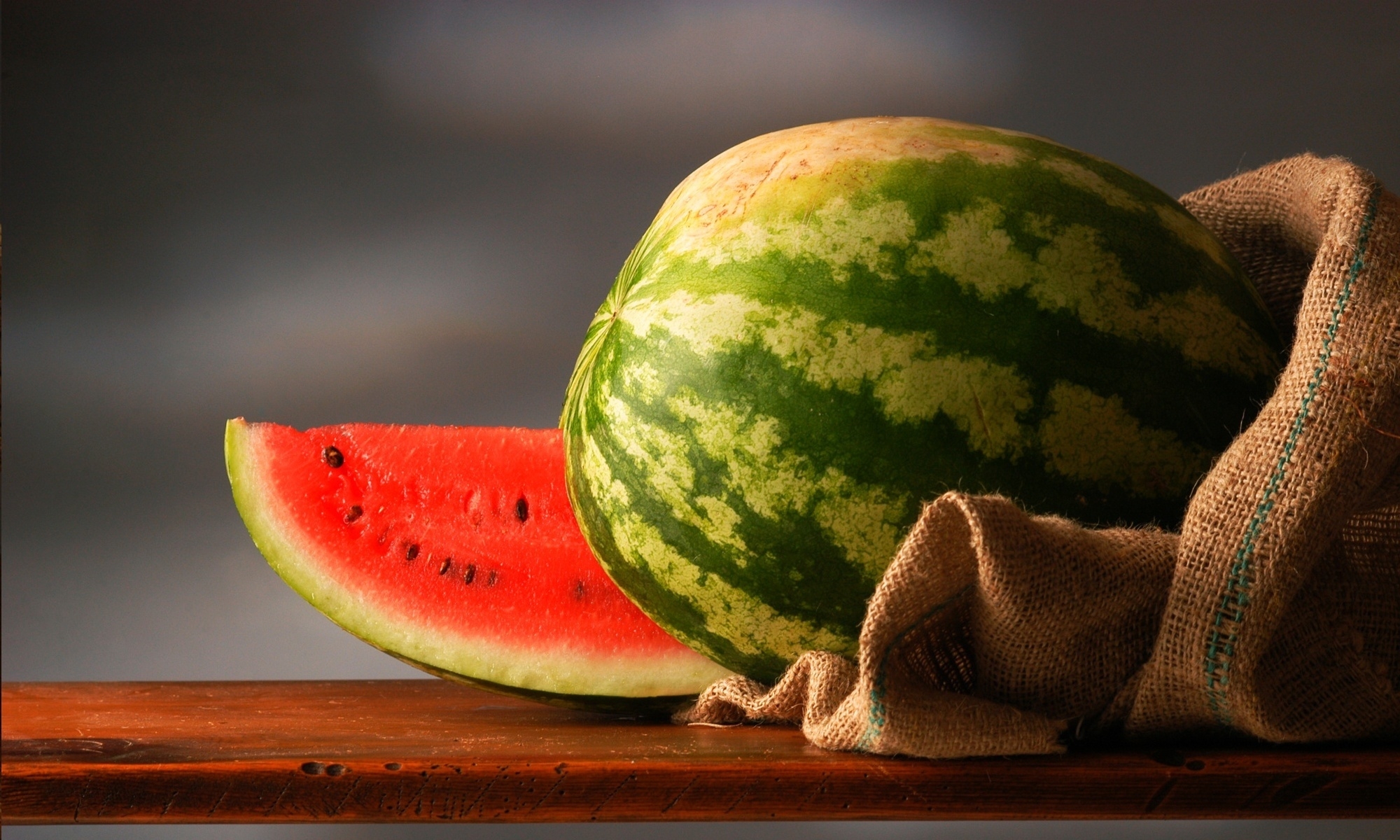 gambar buah semangka segar