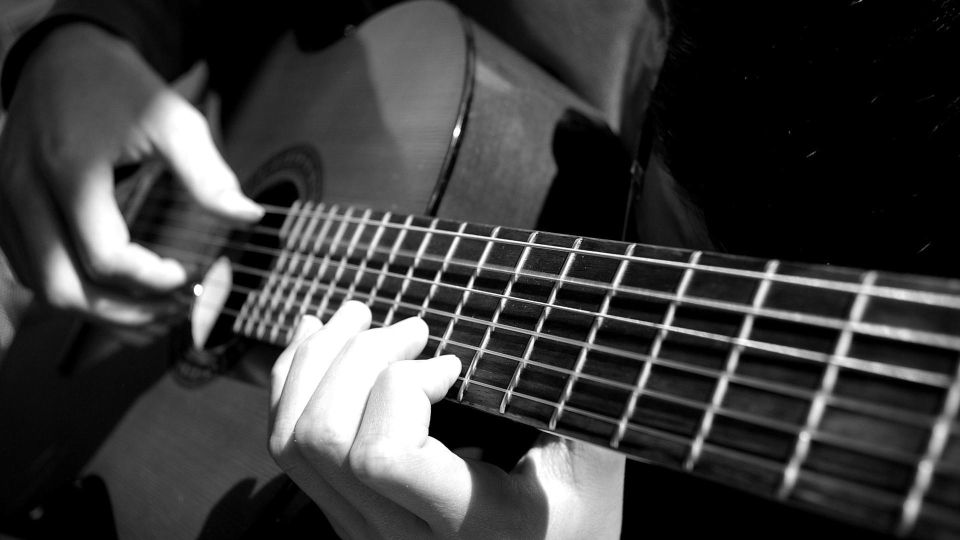 gambar gitar hitam putih