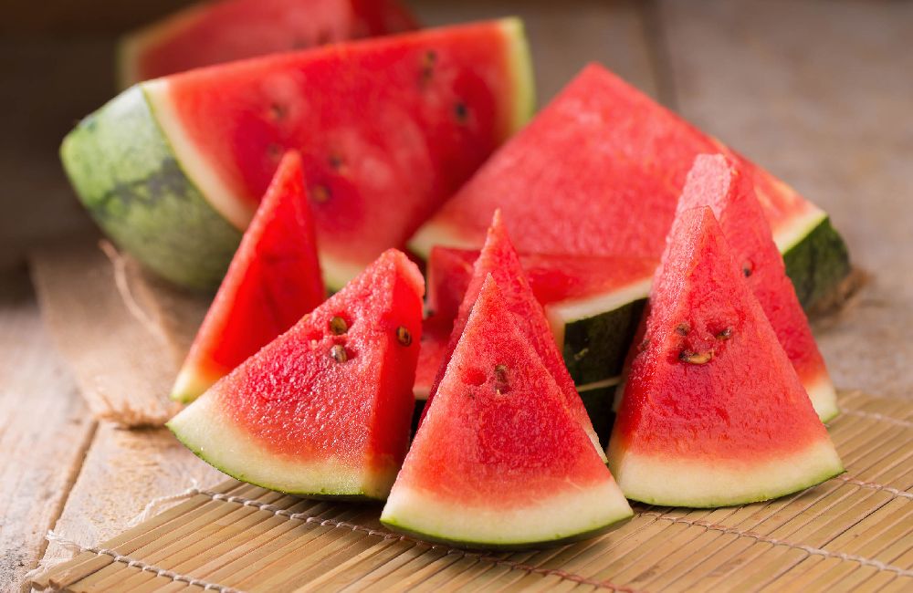 gambar semangka buah segar