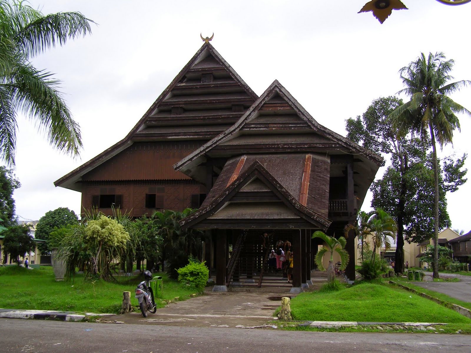 Rumah Adat Bugis dari Sulawesi Selatan