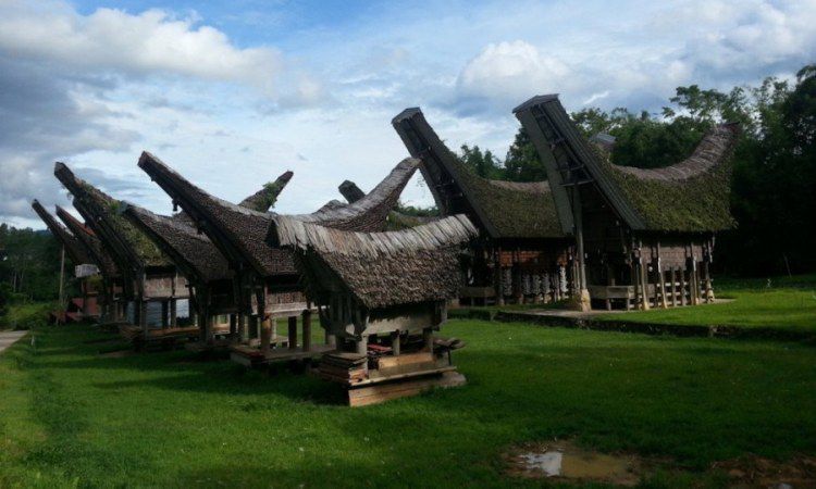 Rumah Adat Tradisional Khas Sulawesi Selatan
