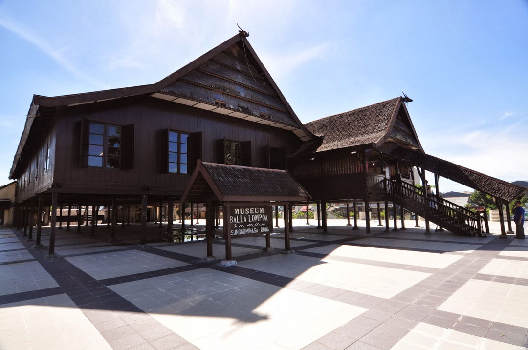 Rumah Adat Tradisional Sulawesi Selatan