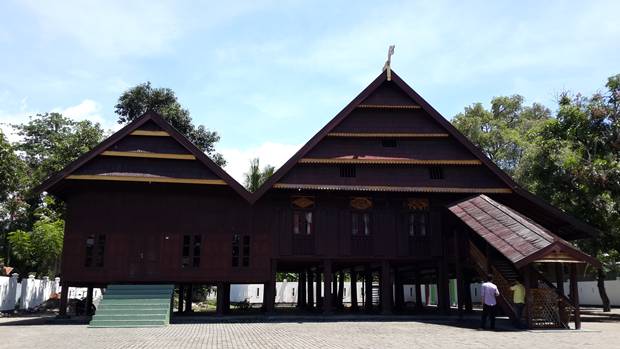 Rumah Adat khas Bugis Sulawesi Selatan