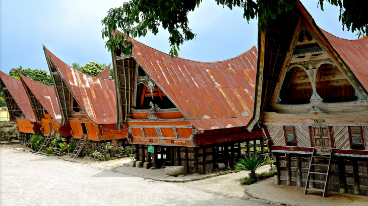 gambar rumah adat tradisional batak
