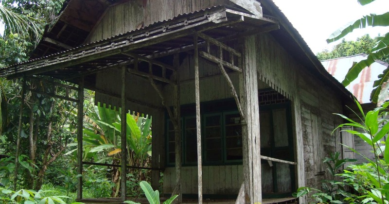 Rumah Gajah Manyusu rumah adat kalimantan selatan