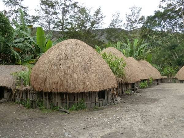 Rumah adat Sao ria tenda bewa moni rumah adat nusa tenggara timur