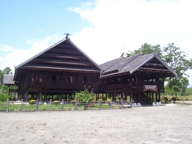 Struktur Gambar Rumah Adat Sulawesi Barat