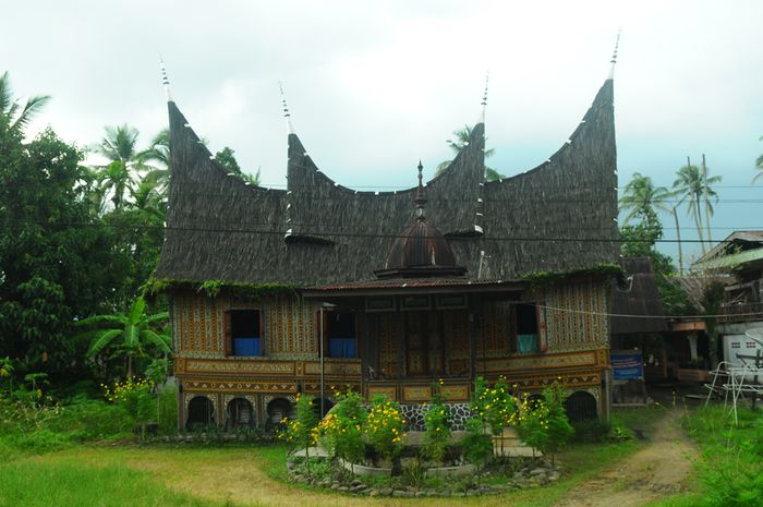 rumah gadang rumah adat padang