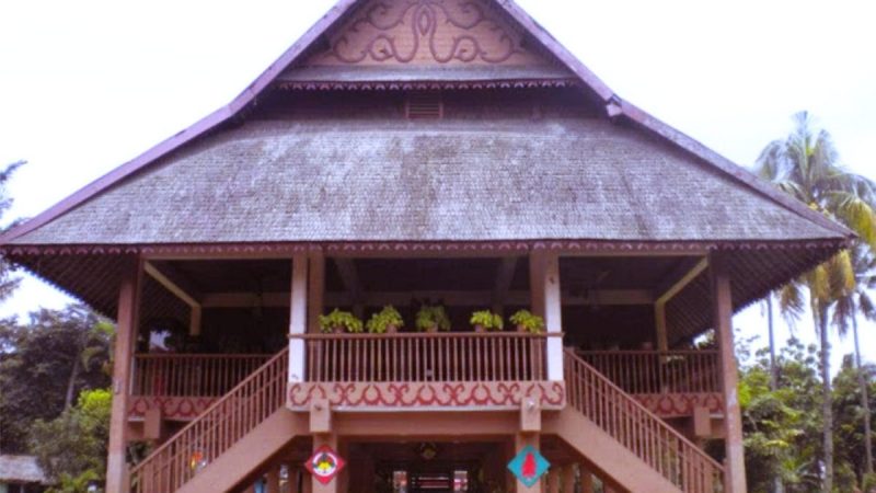 rumah walawengko rumah adat sulawesi utara