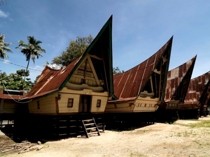 Rumah Adat Suku Batak