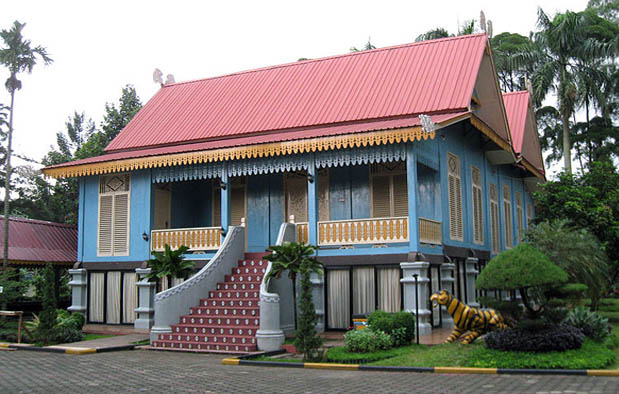 Rumah Adat Kepulauan Riau